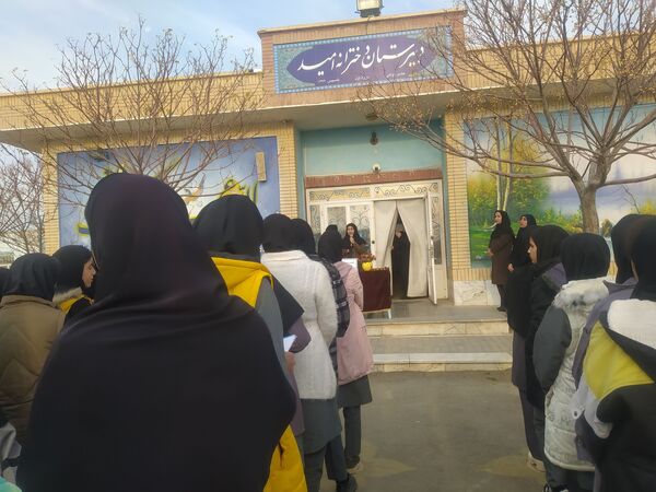 افتتاحیه هفته ماه ها در دبیرستان دخترانه امید 