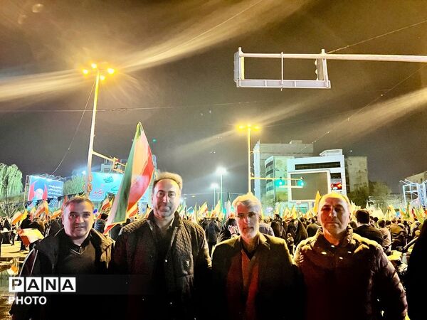 حضور مردم کرج‌ در شب سی و‌پنجمین  اجتماعات مردمی 