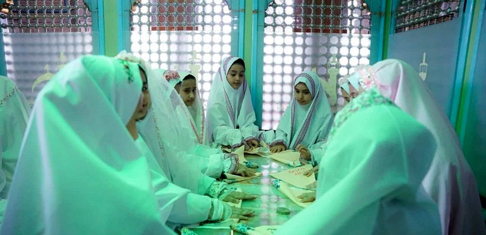 جشن تکلیف در امامزاده محمد(ع)؛ تجلی بندگی در دل دختران نوجوان