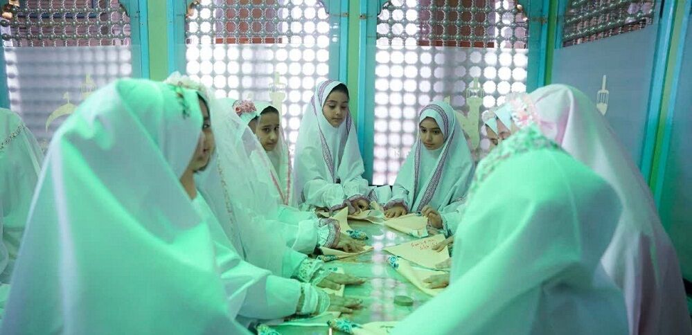 جشن تکلیف در امامزاده محمد(ع)؛ تجلی بندگی در دل دختران نوجوان