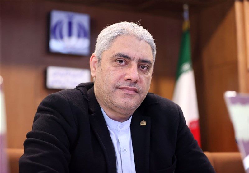 برگزاری پویش «درخت‌کاری سرو ایران» به یاد شهدای دانش آموز میناب+فیلم