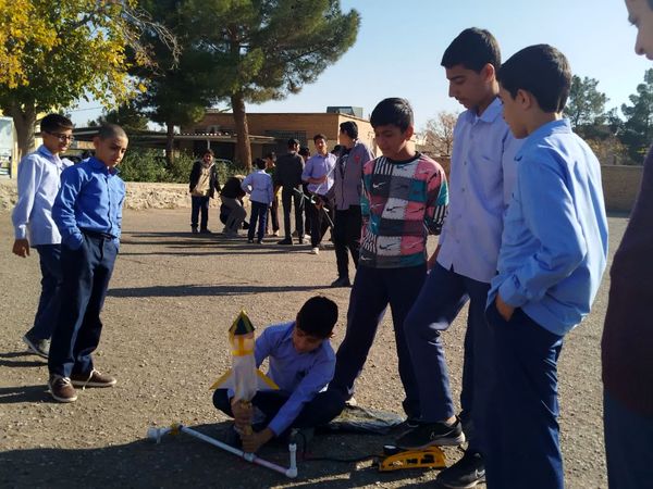 برگزاری مسابقات موشک آبی در کاشمر