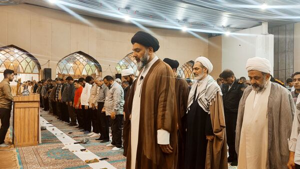 نماز جمعه در حرم مطهر امامزاده جعفر بن موسی الکاظم (ع) پیشوا 