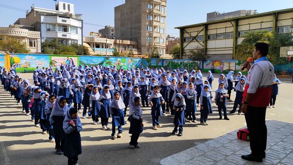 بیست و هفتمین مانور زلزله سراسری در مدرسه شاهد خیر سجادی 