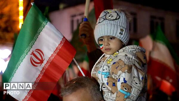 حضور خردسالان و نوجوانان در قیام سی‌وهشتم