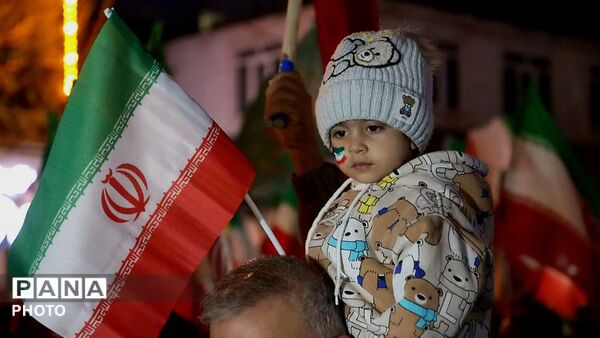 حضور خردسالان و نوجوانان در قیام سی‌وهشتم
