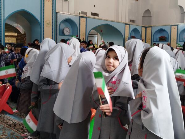 شادی و رنگ در جشن شکوفه‌ها در حرم امام رضا (ع)