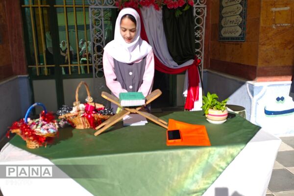 برپایی محفل انس با قرآن و قرائت سوره مبارکه فتح در مدارس شهرستان فیروزکوه