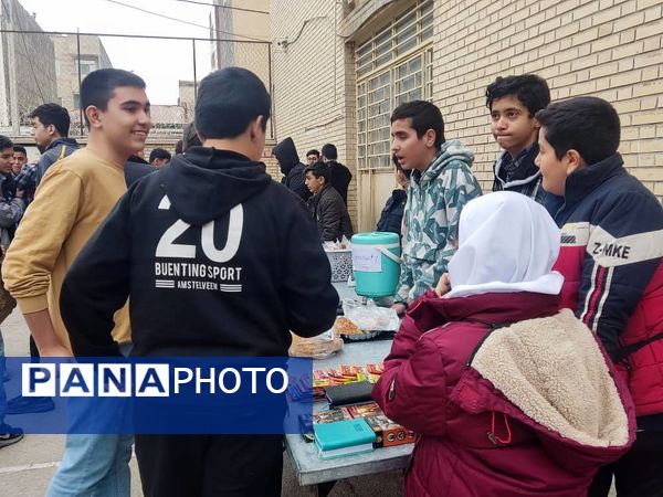 برپایی بازارچه دانش‌آموزی به‌مناسبت عید مبعث 