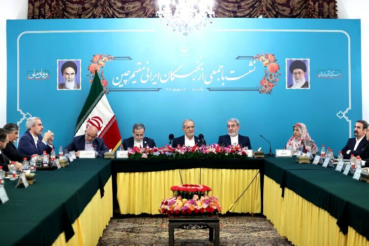 پزشکیان: فعالان عرصه مختلف به اجرایی شدن توافق‌های سفر چین کمک کنند