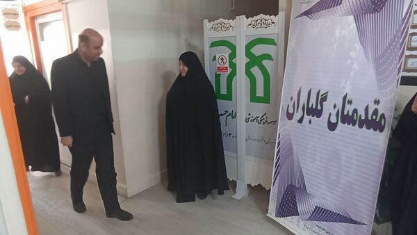 برگزاری نمایشگاه باقرآن تا آسمان در دبیرستان دخترانه امام حسین(ع)