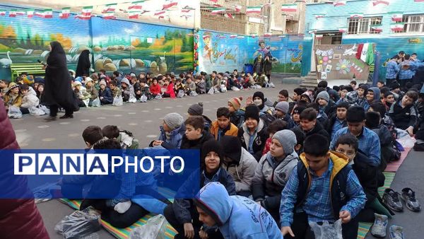 طنین زنگ انقلاب در طلیعه دهه فجر در منطقه ۱۰