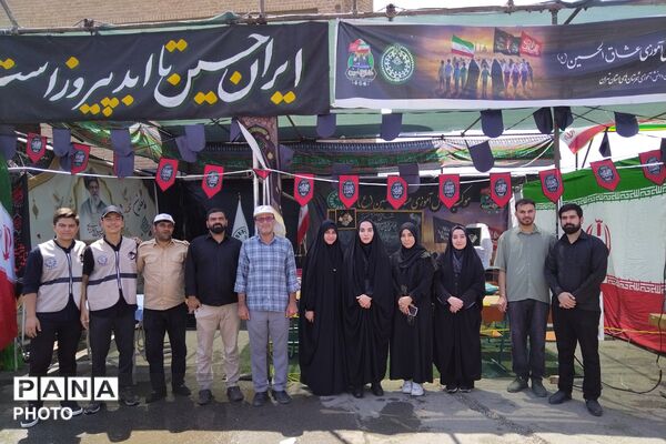 سعادت میزبانی فرهنگیان چهاردانگه از زائران اربعین حسینی