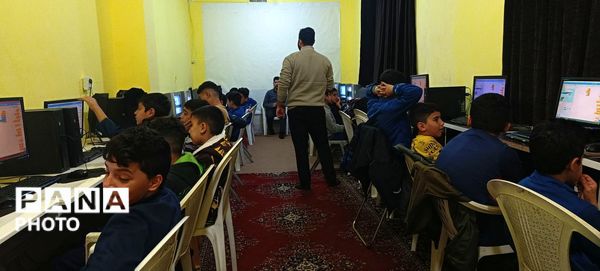 سومین جلسه درس کار و فناوری دبستان امیر آقایی در کانون لقمان کاشمر 