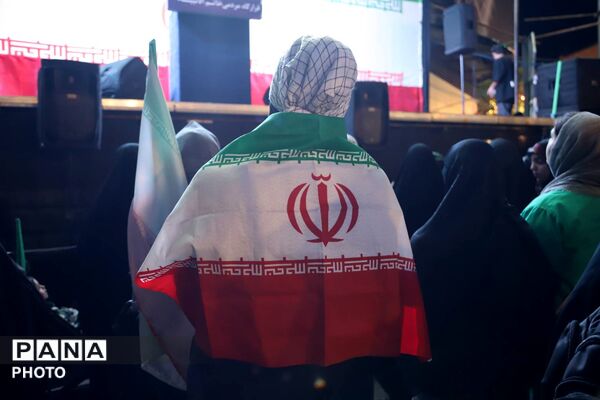 حضور پررنگ اداره آموزش و پرورش در راهپیمایی میدان انقلاب