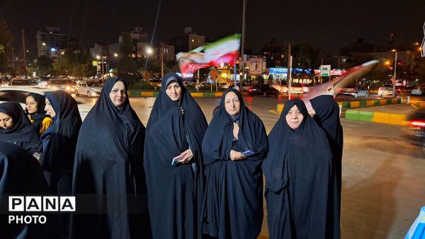 سفیران سلامت ناحیه شش در میدان دانشجو گرد هم آمدند