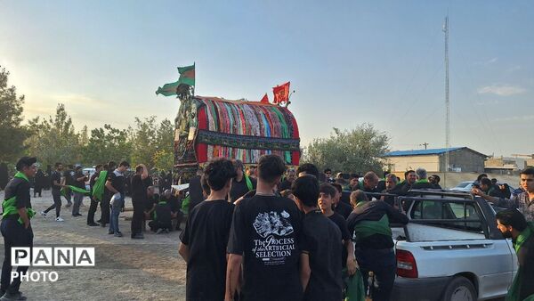 شکوهِ سوگ در پناهِ قدمگاه علی (ع)؛ نخل‌گردانی، بازخوانیِ پیوندِ عشق و ارادت