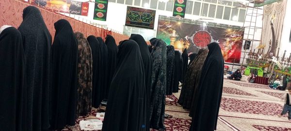 نماز جماعت در شب میلاد حضرت علی(ع) در خلیل آباد