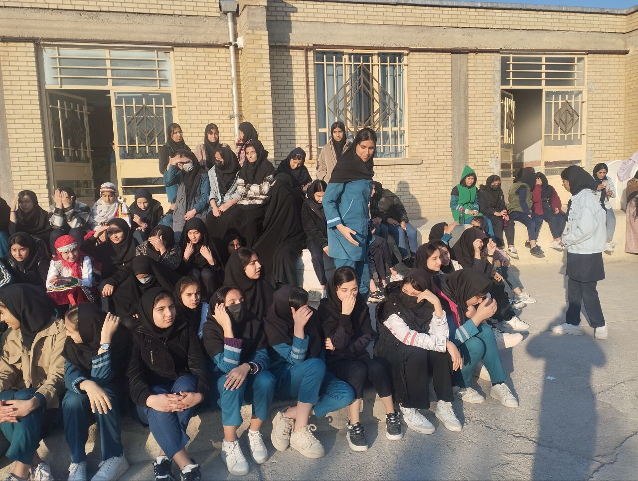 برگزاری مسابقات دارت در مدرسه زنده یاد داورپناه خانلق