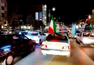 روایت رژه ماشینی در بلوار فضل نیشابور 