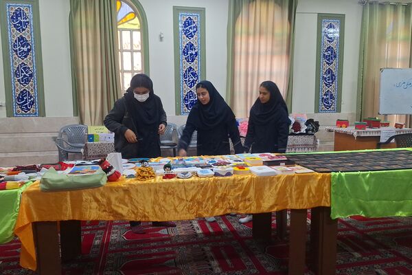 نمایشگاه آثار مسابقات جشنواره فرهنگی هنری امید فردا 