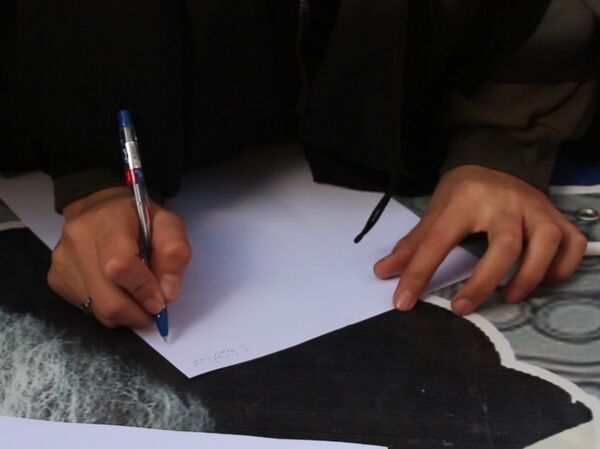 حضور پرشور دانش‌آموزان دبیرستان هیئت امنایی معراج اردبیل در راهپیمایی روز ۱۳ آبان ماه