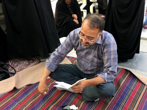 برپایی مراسم دعای عرفه در گلستان شهدای اصفهان