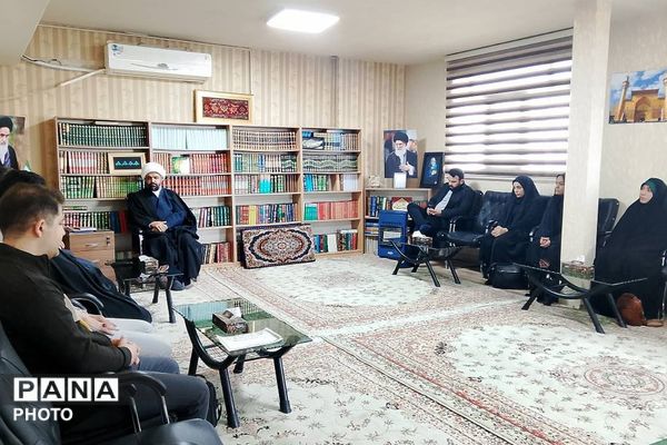 دیدار معاونین پرورشی، مربیان تربیتی و مشاورین منطقه با امام جمعه باقرشهر و کهریزک 