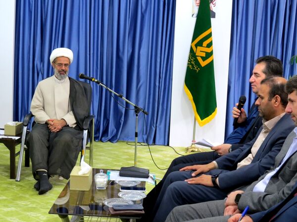 دیدار مدیرکل آموزش و پرورش و جمعی از همکاران با نماینده‌ ولی فقیه در استان خراسان شمالی