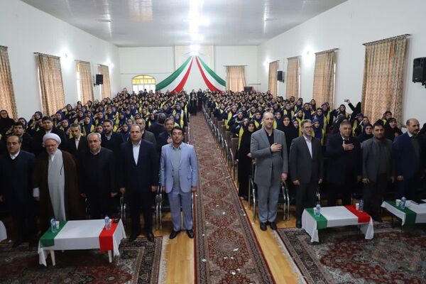زنگ انقلاب در مدرسه خدیجه کبری ناحیه یک تبریز با حضور استاندار 