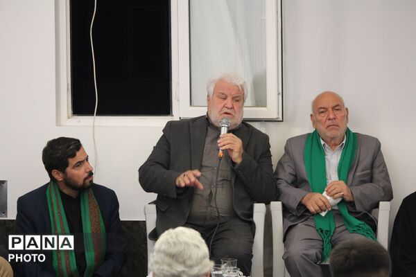 حضور خادمان حرم حضرت معصومه(س) در جمع مداحان و پیرغلامان حسینی