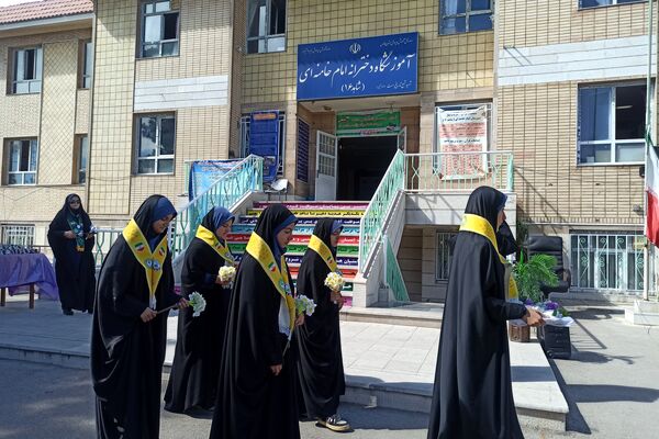 فرشتگان آسمانی و دهه کرامت