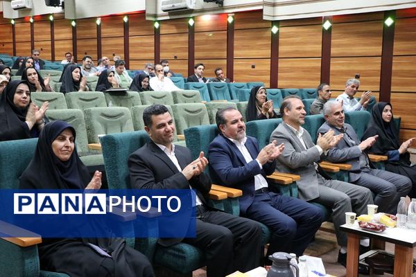 حضور مدیران ناحیه دو شهرری در مراسم تقدیر از مدیر و معاونین اسبق ناحیه 