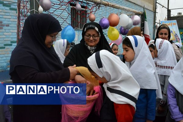 برگزاری مسابقات ورزشی ویژه اولیای دانش‌آموزان دبستانی در ناحیه ۲ بهارستان