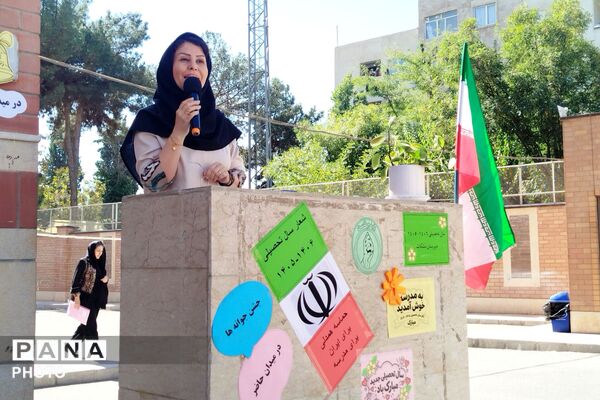 نواختن زنگ دانایی در مدارس عفاف،مشکات و هدی 