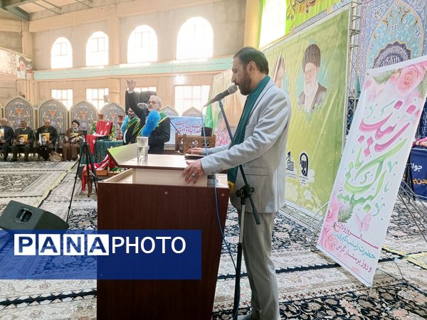 اجتماع بانوان مقاومت و تجلیل از همسران جانبازان در مصلی نماز جمعه شهرستان قدس