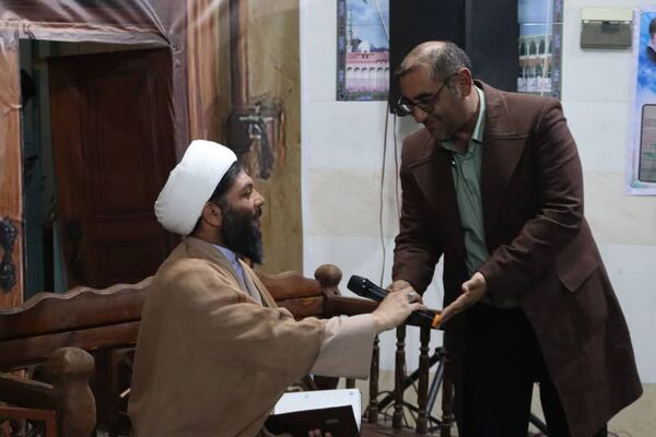 برگزاری باشکوه دومین محفل قرآنی «رواق» با محوریت ترویج جلسات خانگی قرآن در شهرستان فلارد