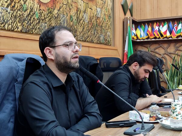 دیدار قائم مقام سازمان‌ دانش‌آموزی کشور با دانش‌آموزان فارس