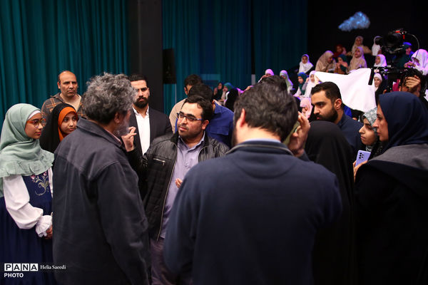 پشت صحنه برنامه تلویزیونی «جشن فرشته ها»