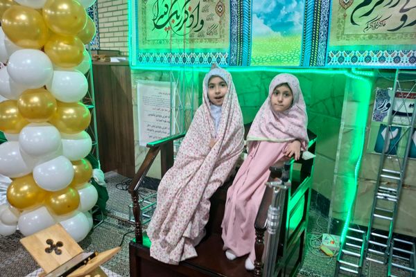 اعتکاف دانش‌آموزان در مسجد امام حسین رباط‌کریم