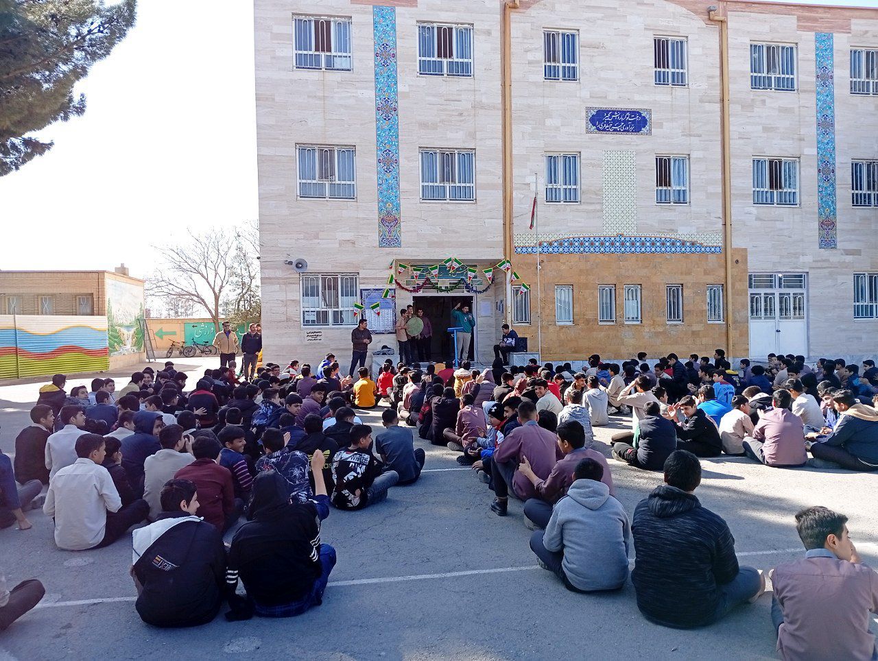 مراسم میلاد حضرت ابوالفضل(ع) در دبیرستان میثاق