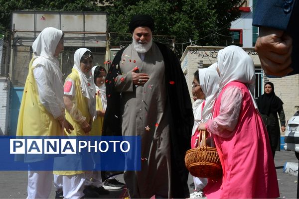 برگزاری مراسم باشکوه به‌مناسبت دهه کرامت در بهارستان‌ 2