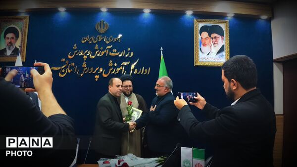 نشست صمیمی خبرنگاران پانا با مدیرکل آموزش و پرورش قم