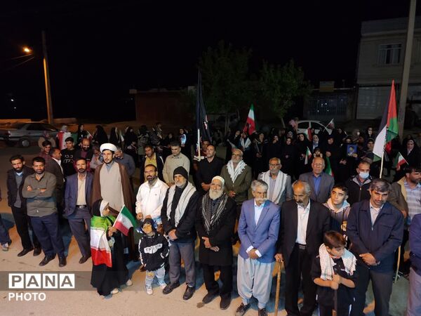 همصدایی فرهنگیان و دانش‌آموزان در تجمع شبانه مردم بیرانوند