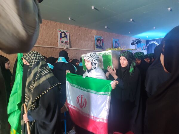 دانش‌آموزان با آرمان شهدا تجدید میثاق کردند