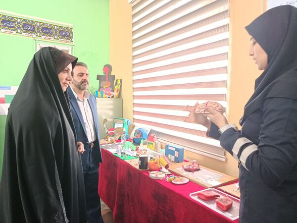 رونمایی از سه اثر به قلم سه دبیر دماوند