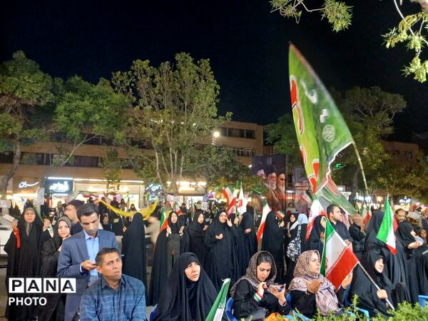 موج حماسه مشهدیان در بلوار احمد آباد 