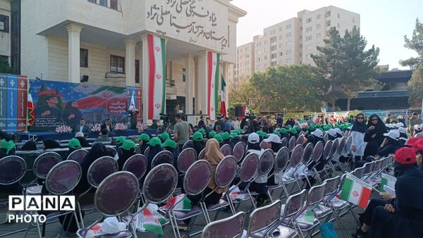 جشن آغاز سال تحصیلی جدید  در دبیرستان نمونه دولتی مصلی‌نژاد