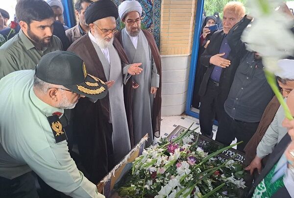 گلباران مزار نخستین مجتهد شهید انقلاب اسلامی در قم