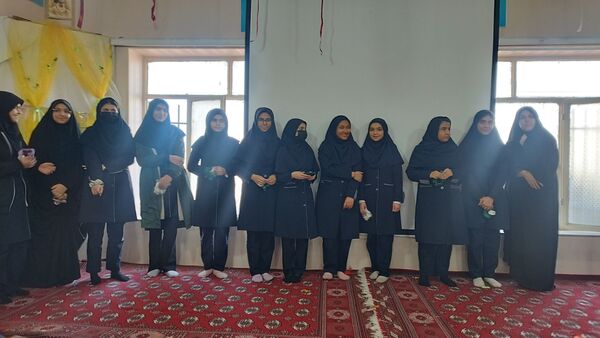 روز شاد و خاطره‌انگیز دانش‌آموزان در دبیرستان شاهد تکتم